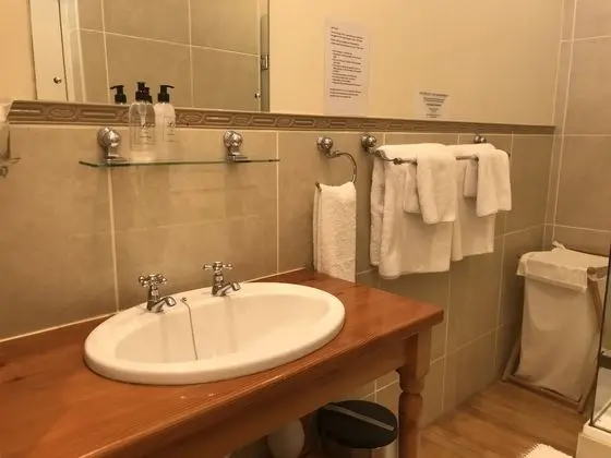 Luxury Oda (Shower Only)