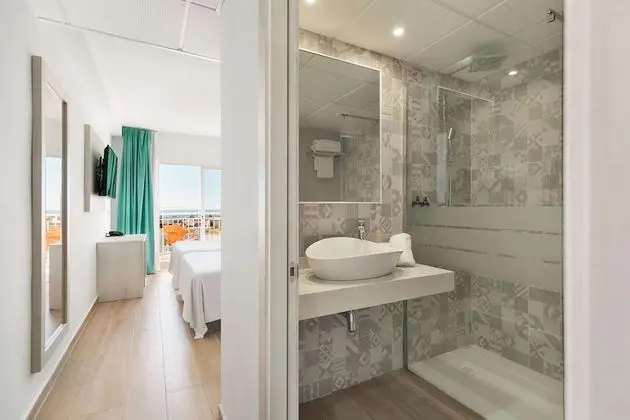 Standard Oda, Havuz Manzaralı (3 Adults + 1 Child)