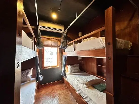 8-Bed Mixed Dormitory Room