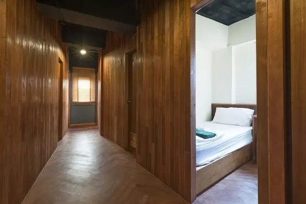 Single Room with Shared Bathroom