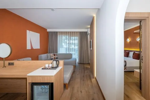 https://images.etstur.com/imgproxy/resize/2560x1440/files/images/hotelImages/etsrooms/1078/Villa_Sun_Flower_Hotel_20260203110220_4.jpg