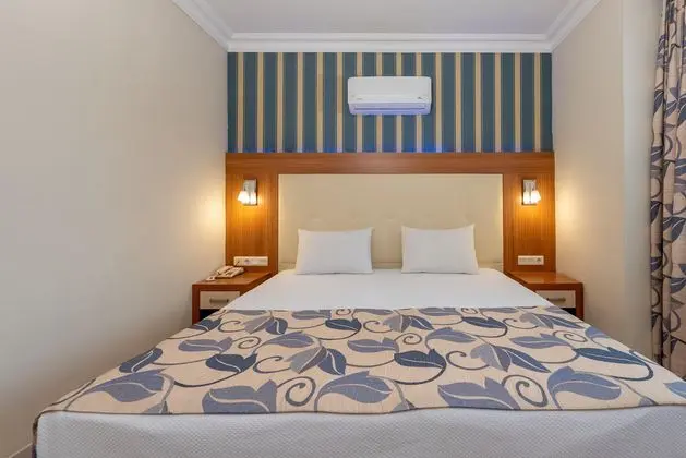 https://images.etstur.com/imgproxy/resize/2560x1440/files/images/hotelImages/etsrooms/1078/Villa_Sun_Flower_Hotel_20260203110649_0.jpg