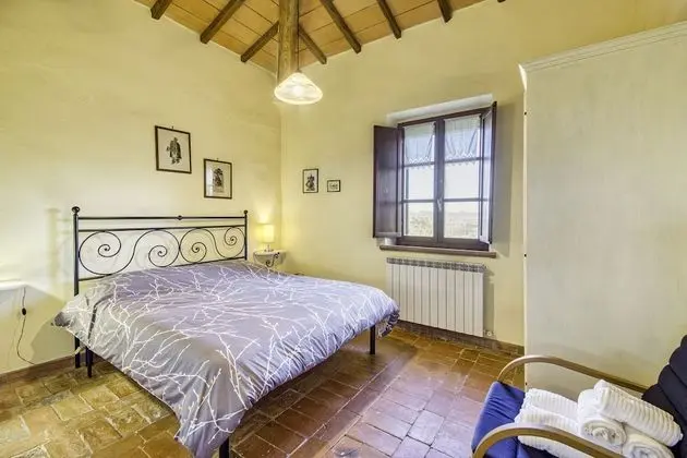 Family Apart Daire, Birden Çok Yatak, 2 Banyolu, Bahçeli (Sunflower apt with shared pool family)