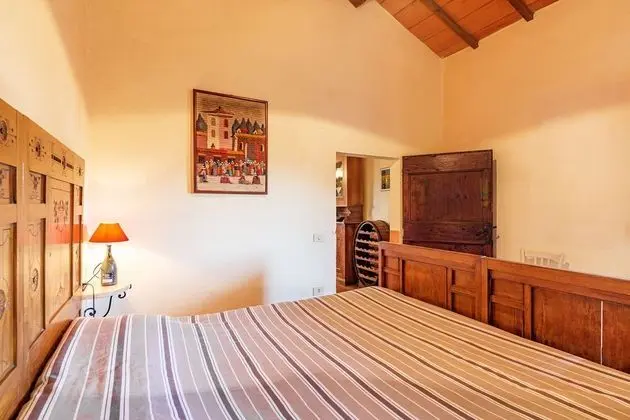 Family Apart Daire, Birden Çok Yatak, 2 Banyolu, Bahçeli (Sunflower apt with shared pool family)