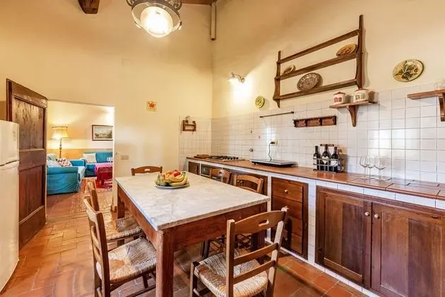 Family Apart Daire, Birden Çok Yatak, 2 Banyolu, Bahçeli (Sunflower apt with shared pool family)