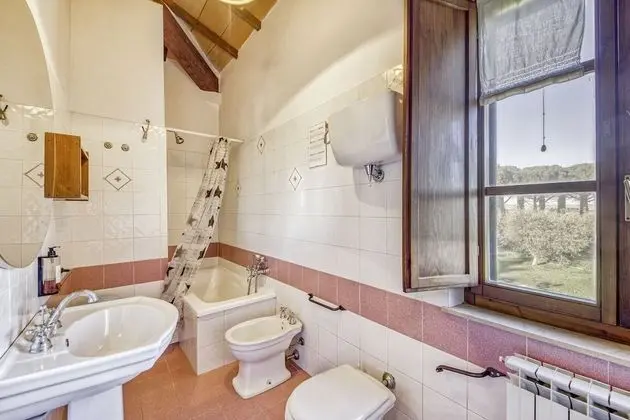 Family Apart Daire, Birden Çok Yatak, 2 Banyolu, Bahçeli (Sunflower apt with shared pool family)