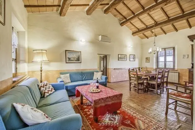 Family Apart Daire, Birden Çok Yatak, 2 Banyolu, Bahçeli (Sunflower apt with shared pool family)