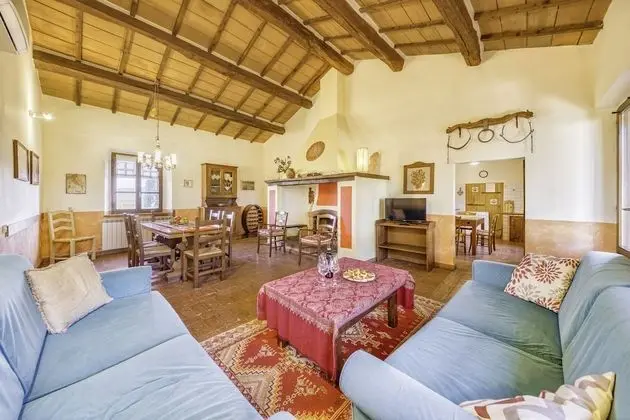 Family Apart Daire, Birden Çok Yatak, 2 Banyolu, Bahçeli (Sunflower apt with shared pool family)