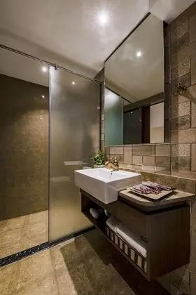 Deluxe Oda (WITH SHOWER- indoor window)