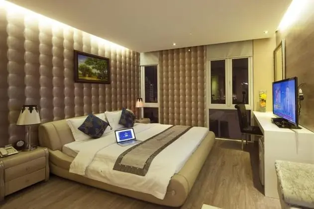 Premium Tek Büyük Yataklı Oda