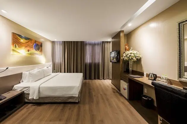 Premium Tek Büyük Yataklı Oda