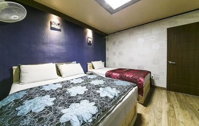 Standard İki Ayrı Yataklı Oda (Neflix, PC, Phone mirroring available)