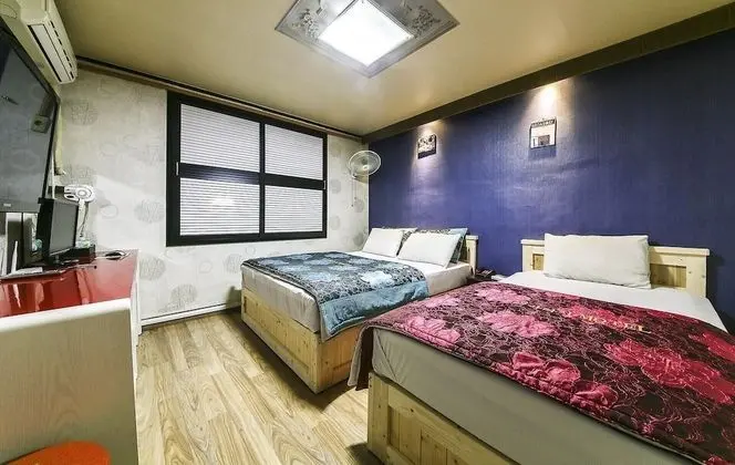 Standard İki Ayrı Yataklı Oda (Neflix, PC, Phone mirroring available)