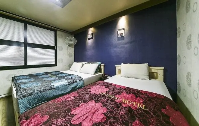 Standard İki Ayrı Yataklı Oda (Neflix, PC, Phone mirroring available)