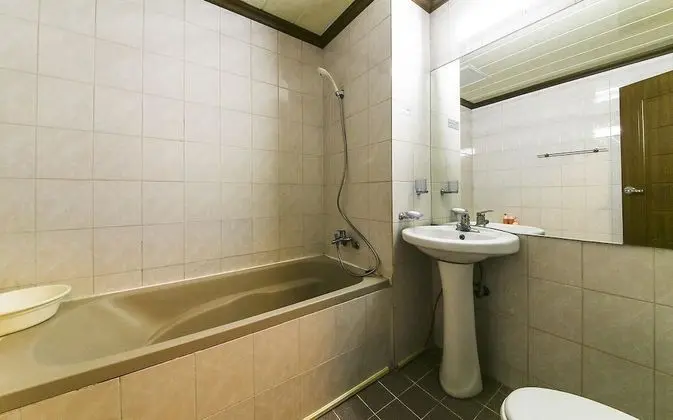 Standard İki Ayrı Yataklı Oda (Neflix, PC, Phone mirroring available)