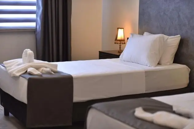 Deluxe Üç Kişilik Oda , Kara Manzaralı