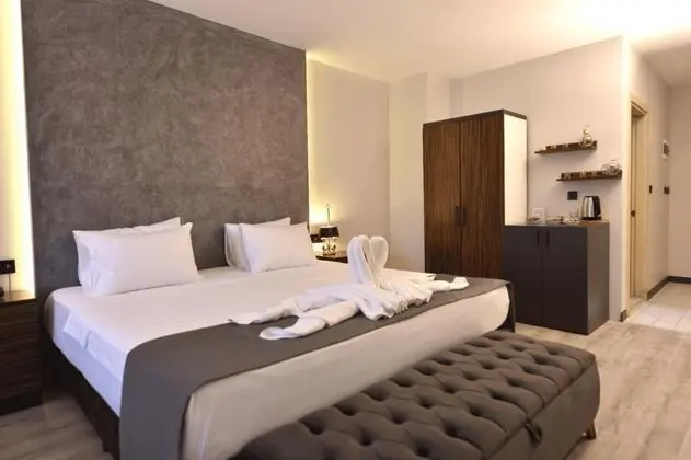 Deluxe Üç Kişilik Oda , Kara Manzaralı