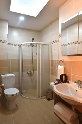 Deluxe Üç Kişilik Oda , Kara Manzaralı