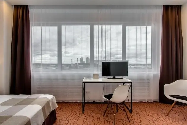 Business Tek Büyük Yataklı Oda