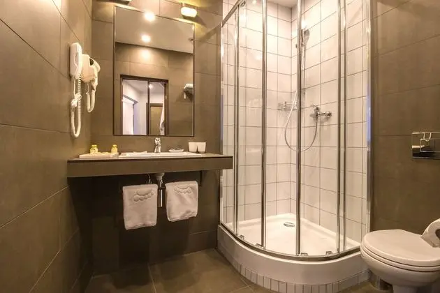 Business Tek Büyük Yataklı Oda