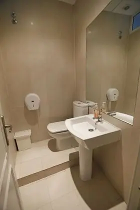 Basic İki Ayrı Yataklı Oda, Ortak Banyo
