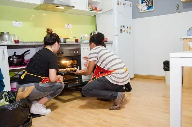 Basic Tek Büyük Yataklı Oda, 1 Büyük (Queen) Boy Yatak, Ortak Banyo