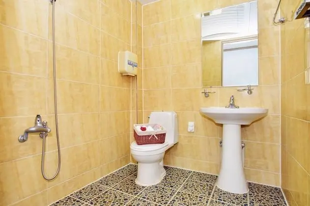 Basic Tek Büyük Yataklı Oda