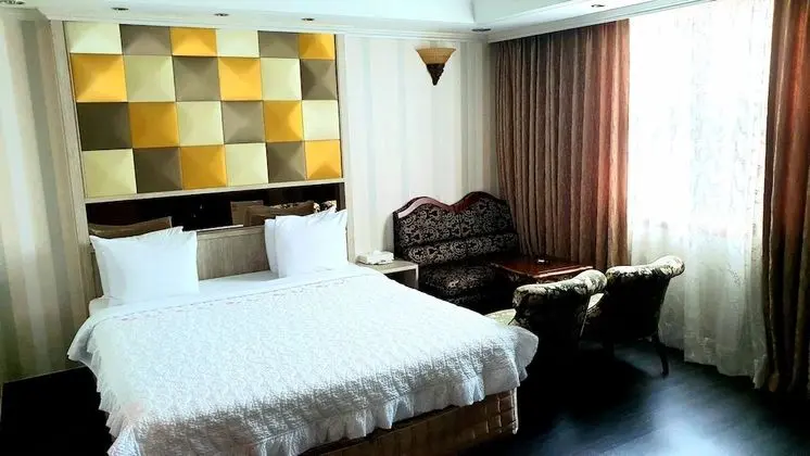 Business Tek Büyük Yataklı Oda