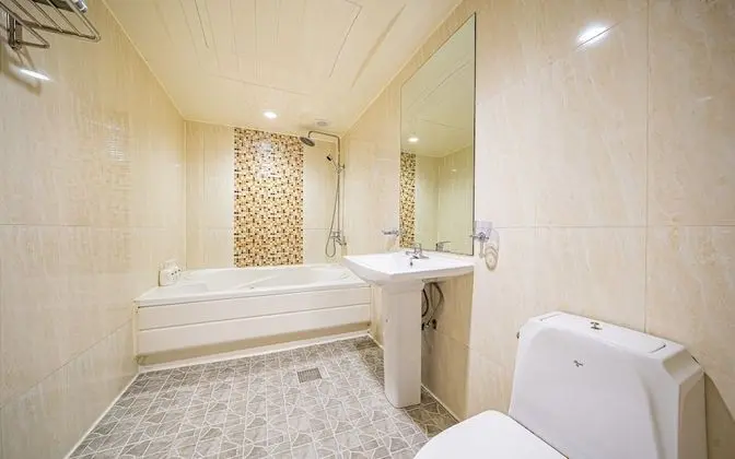 Oda (Deluxe-Netflix is free to watch)