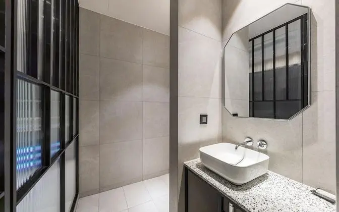 Oda (The Wall Open Event (Netflix Disney+ )