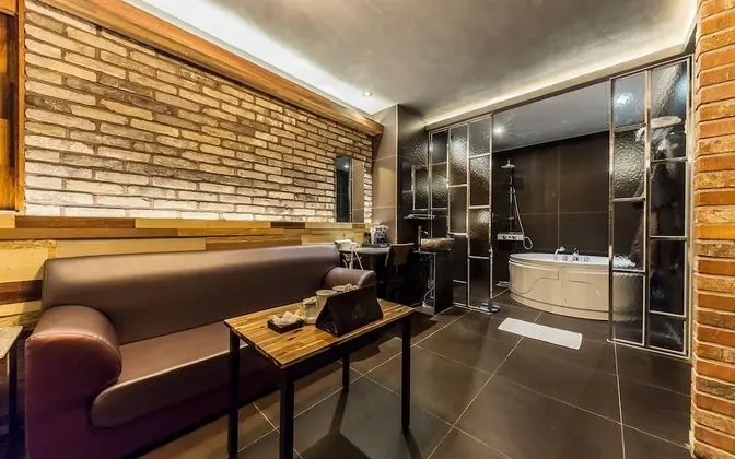 Oda (Deluxe-NetFlixDisney (bathtub))