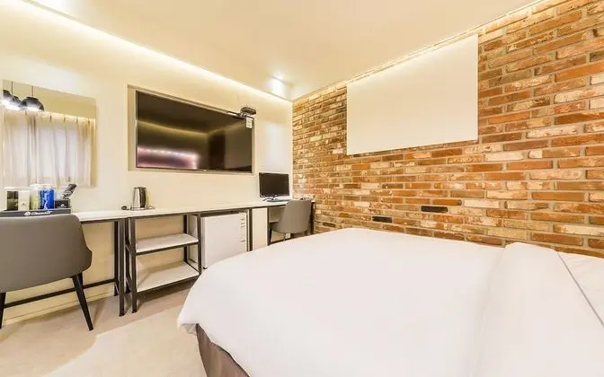 Oda (Standard-NetFlixDisney (bathtub))