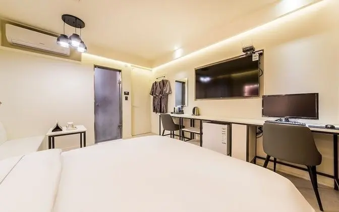 Oda (Standard-NetFlixDisney (bathtub))