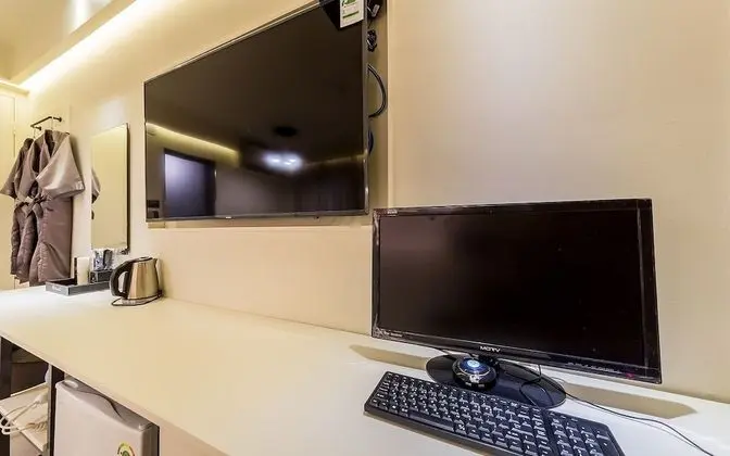 Oda (Standard-NetFlixDisney (bathtub))