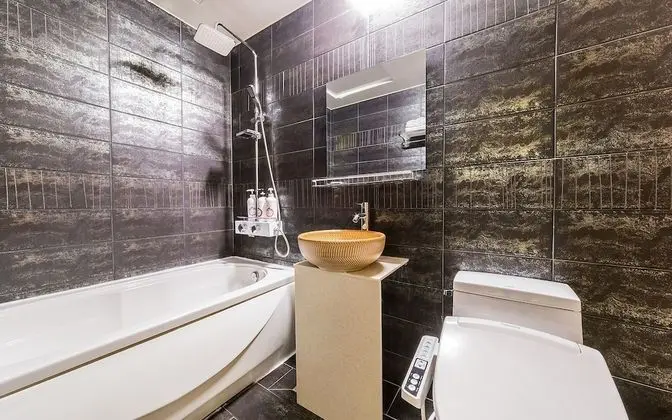 Oda (Standard-NetFlixDisney (bathtub))