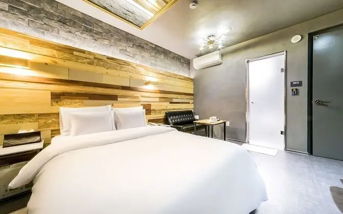 Oda (Standard-NetFlixDisney (bathtub))