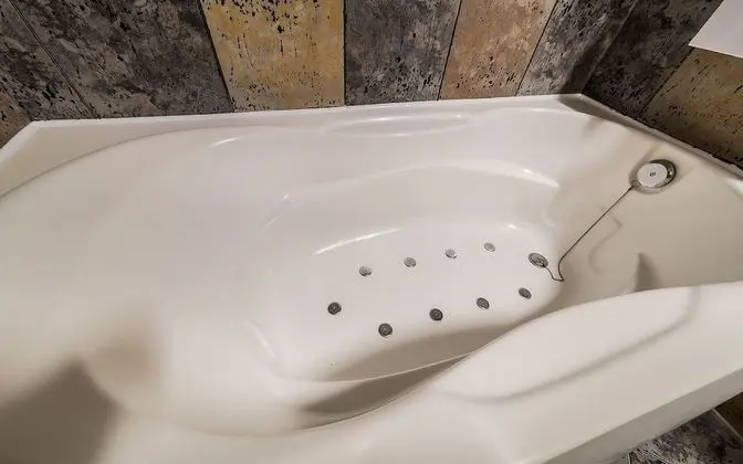 Oda (Standard-NetFlixDisney (bathtub))