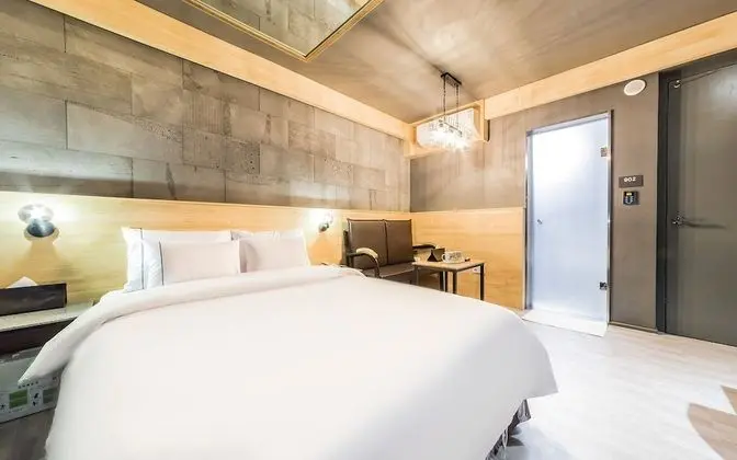 Oda (Standard-NetFlixDisney (bathtub))