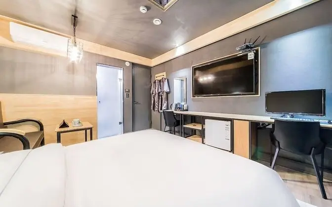 Oda (Standard-NetFlixDisney (bathtub))