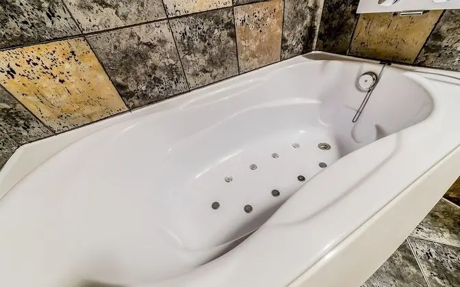 Oda (Standard-NetFlixDisney (bathtub))