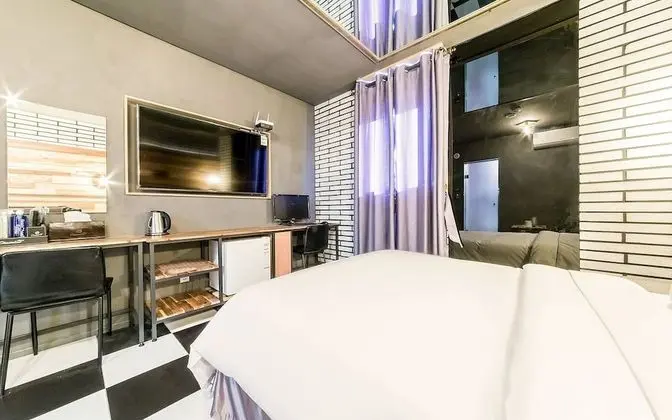 Oda (Standard-NetFlixDisney (bathtub))