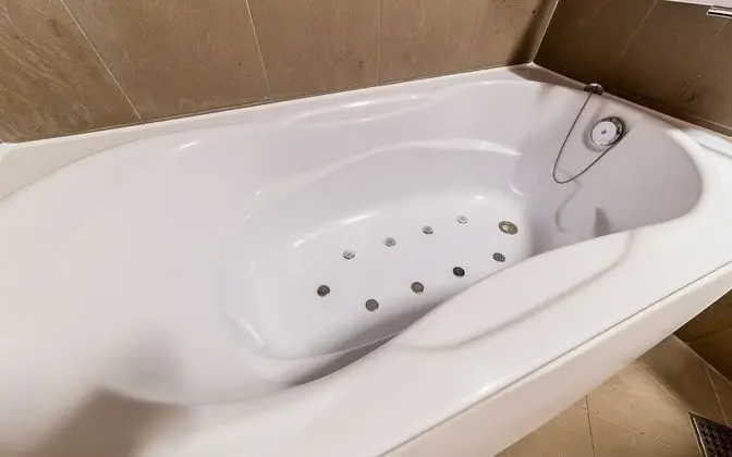 Oda (Standard-NetFlixDisney (bathtub))