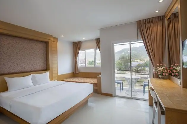 Premium Oda, Balkon, Havuz Manzaralı