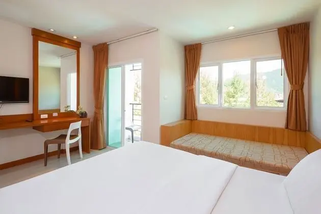 Premium Oda, Balkon, Havuz Manzaralı