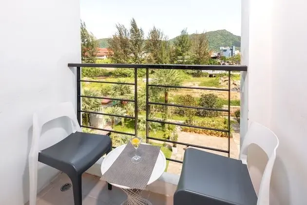 Premium Oda, Balkon, Havuz Manzaralı