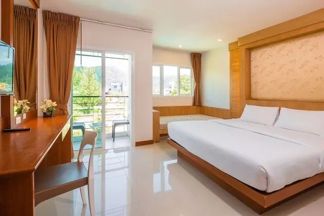 Premium Oda, Balkon, Havuz Manzaralı