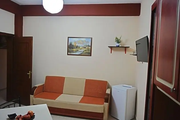 Traditional Apart Daire, 2 Yatak Odası, Mutfak, Üzüm Asması Manzaralı