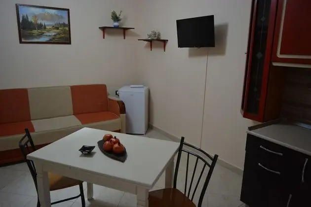 Traditional Apart Daire, 2 Yatak Odası, Mutfak, Üzüm Asması Manzaralı