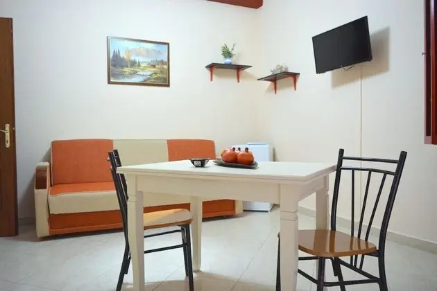 Traditional Apart Daire, 2 Yatak Odası, Mutfak, Üzüm Asması Manzaralı