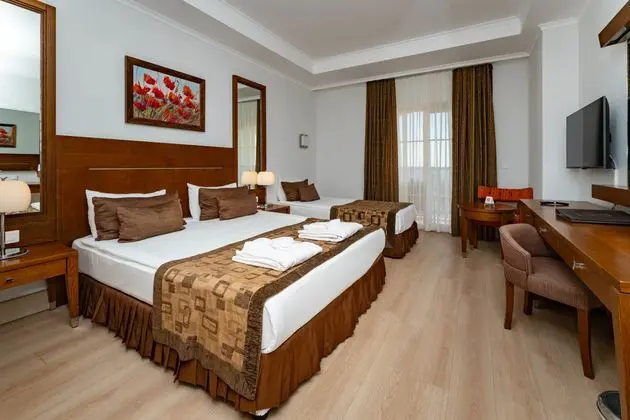 https://images.etstur.com/imgproxy/resize/2560x1440/files/images/hotelImages/etsrooms/56/Sunis_Elita_Beach_Resort___Spa_20241109112105_0.jpg